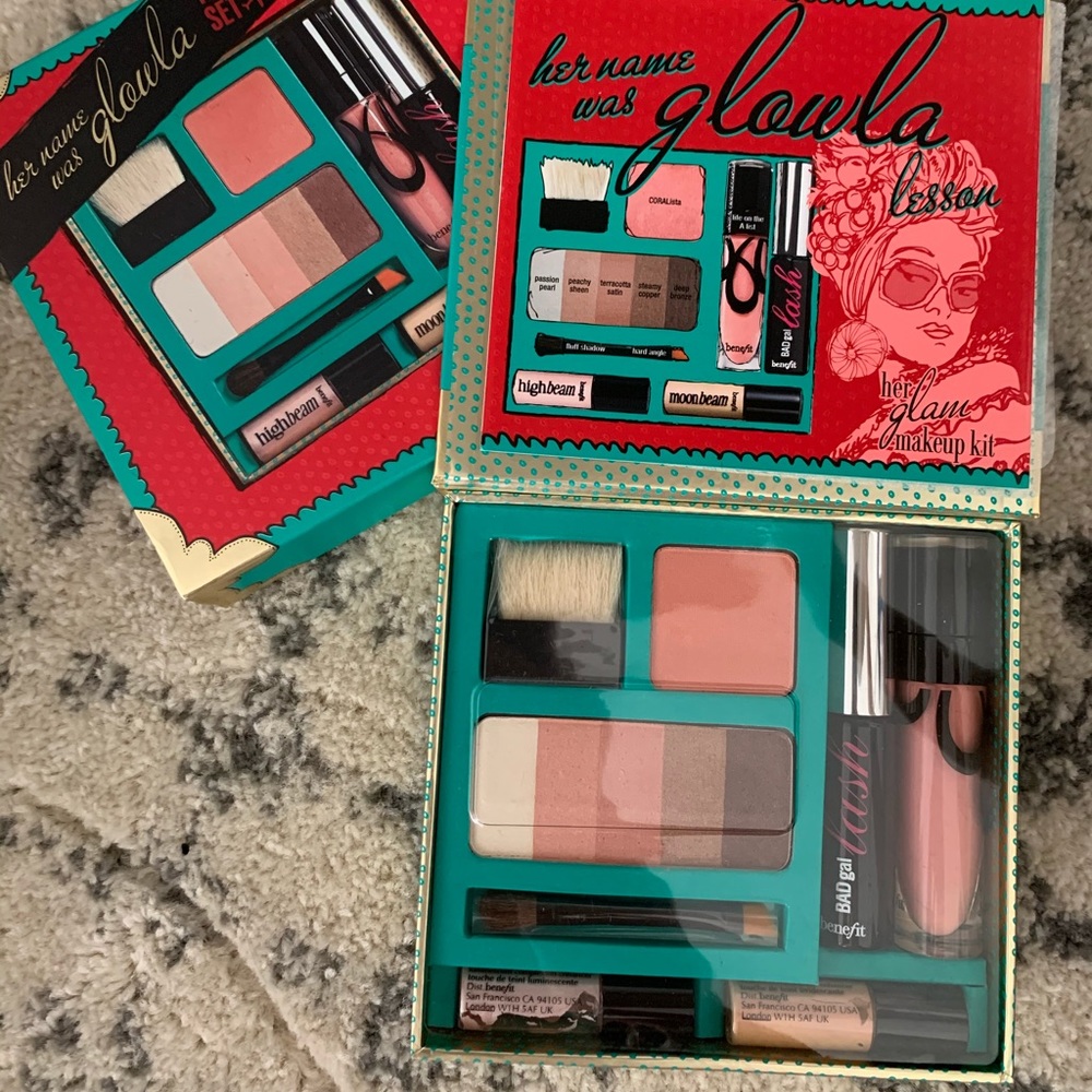 Her name was glowla travel set